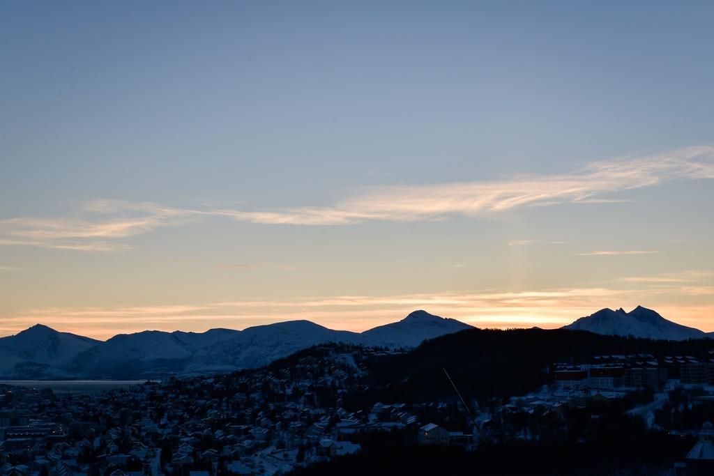 Pingvinhotellet Unn Tromsø Kültér fotó